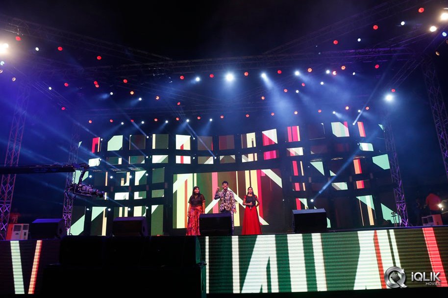 Sarrainodu-Movie-Audio-Celebrations